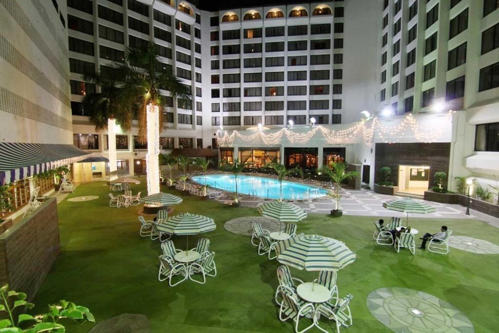 Regent Plaza Hotel&Convention Center Karachi Exterior foto