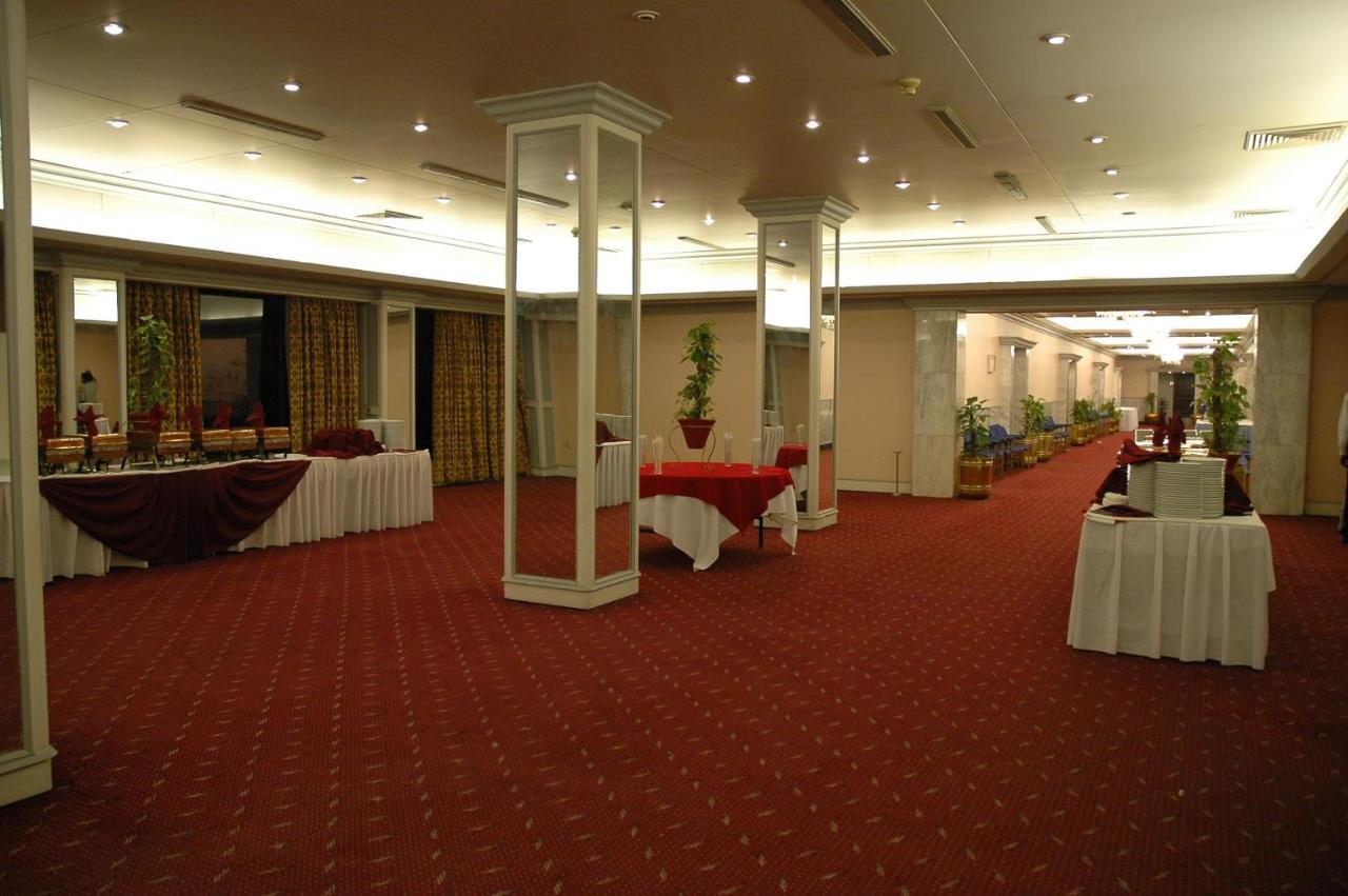 Regent Plaza Hotel&Convention Center Karachi Exterior foto