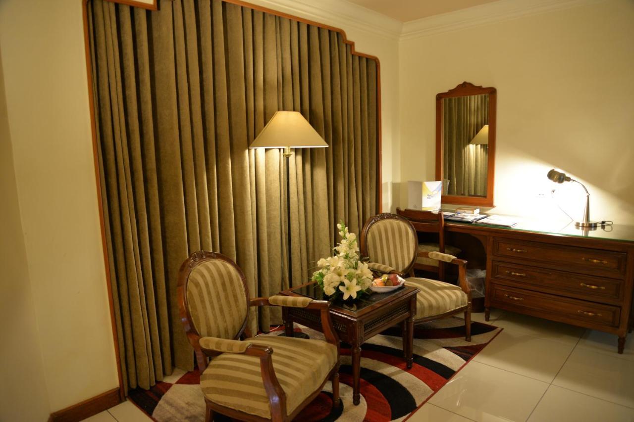 Regent Plaza Hotel&Convention Center Karachi Exterior foto