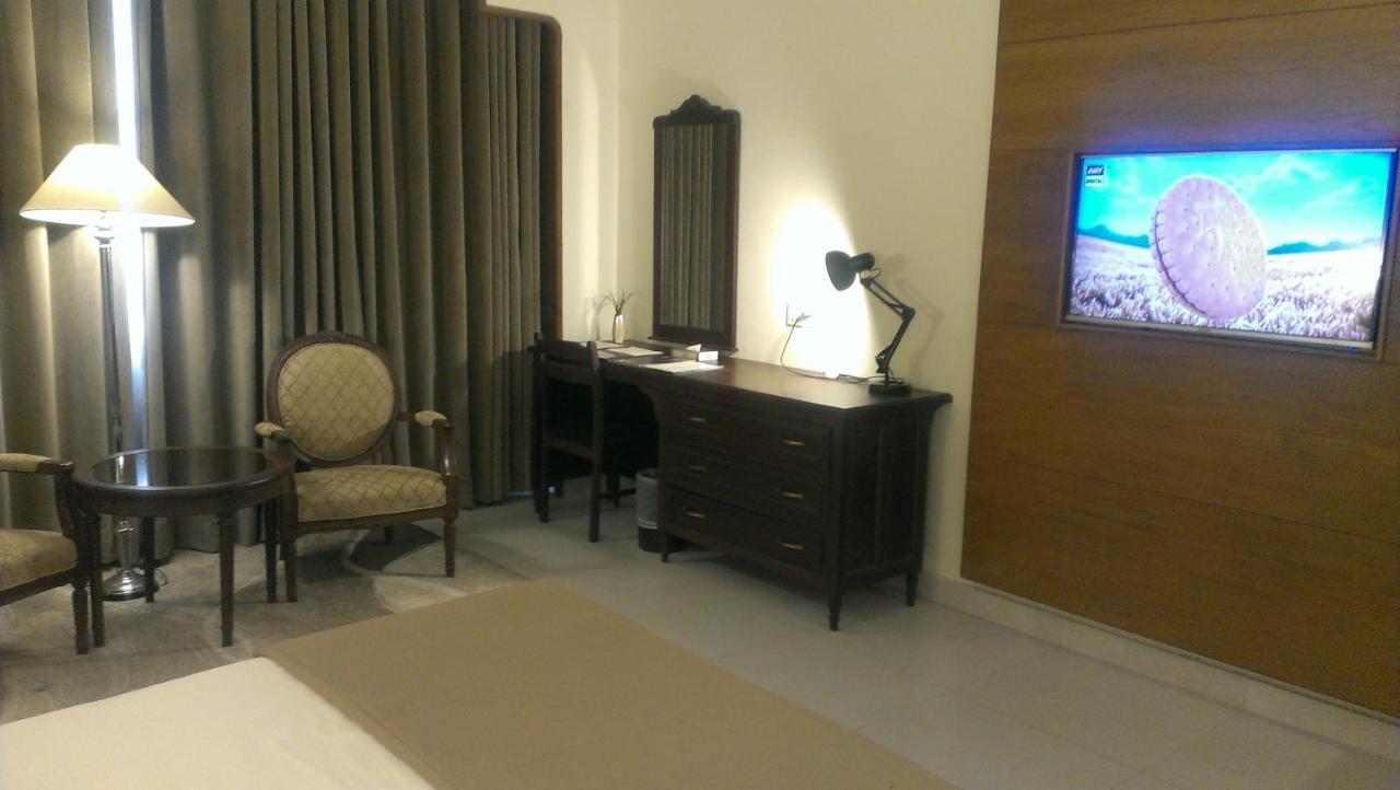 Regent Plaza Hotel&Convention Center Karachi Exterior foto